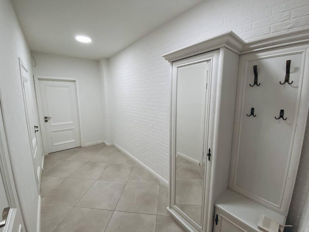 Historical Apartment Кишинів Екстер'єр фото